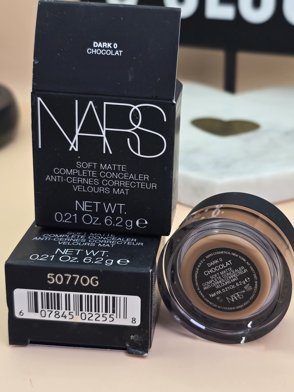 NARS Soft Matte Complete Concealer - Dark 0 Chocolat - Picture 3 of 4